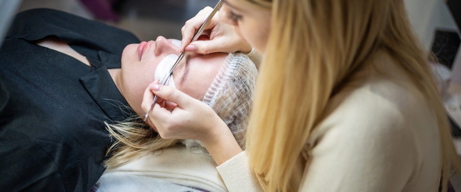 How To Build Your Lash Clientele