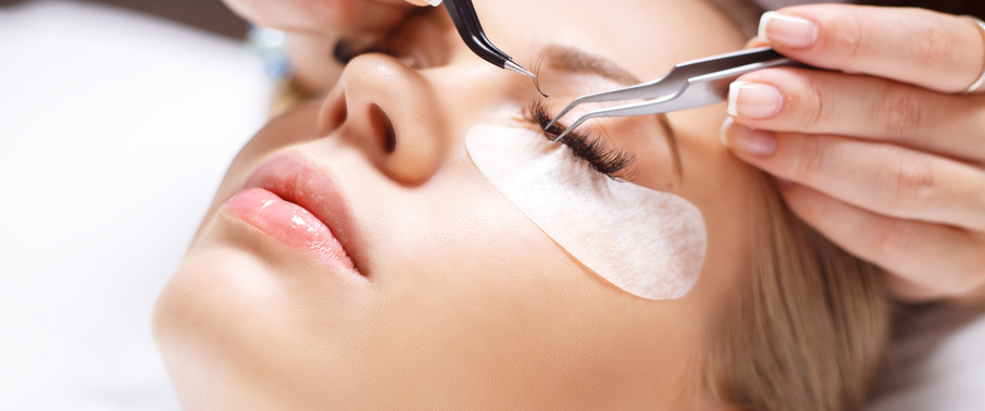 Handmade Fans Vs. Premade Fans: Which is Better for Your Business?