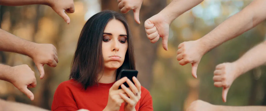 Managing Bad Reviews: A Guide for Lash Business Owners